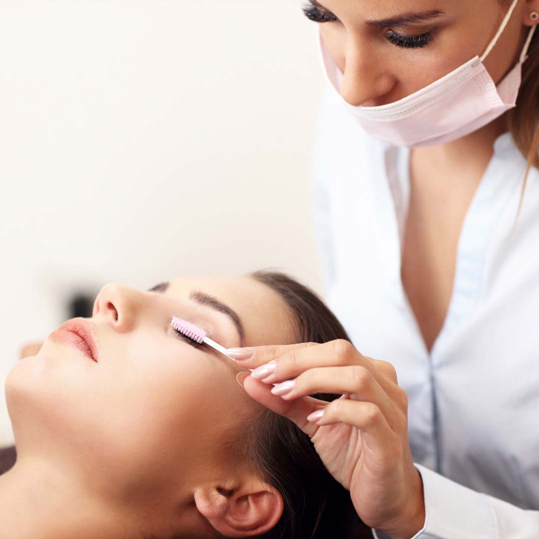 Eyelash-extensions-vs-lift