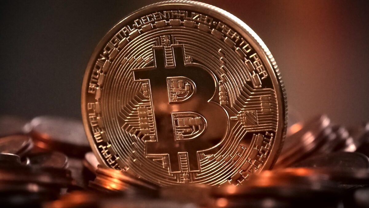 Bitcoin ETF Inflows vs Ethereum ETF Outflows: 5 Important Insights