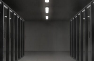 Cold Storage vs Hot Wallet: Which Is Safer for Long-Term Holding?
